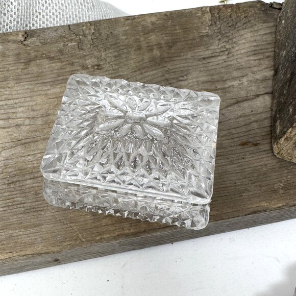 Vintage Sparkling Crystal Clear Diamond Cut Trinket Box With Lid - Picture 3 of 7